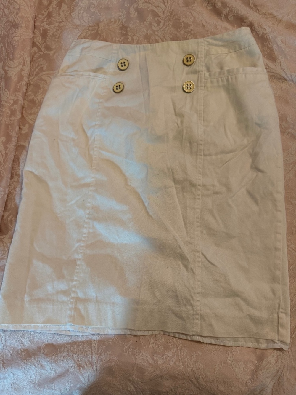 DRESS BARN SIZE 8 WHITE SKIRT BUTTON DETAIL LOT6399